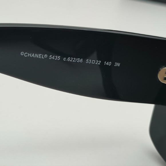 Chanel Rectangle Sunglasses - BRAND NEW WITH BOX AND CASE - RETAIL $575 - Picture 2 of 4